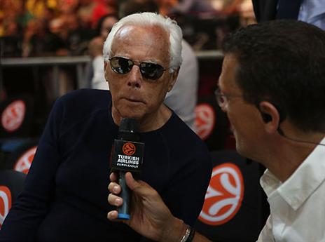 ומה ג'ורג'יו ארמאני חושב על זה?