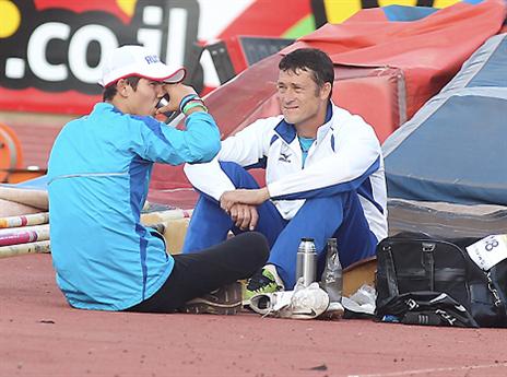 מהמוט לחוף. אברבוך (אלן שיבר)