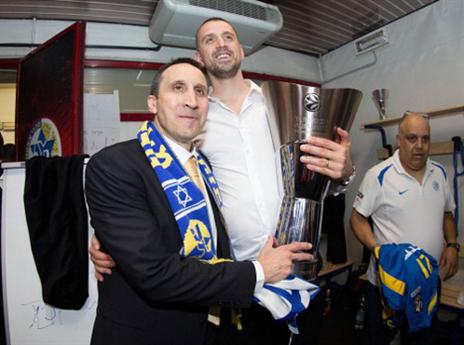 בלאט. לא ילך לשום מקום