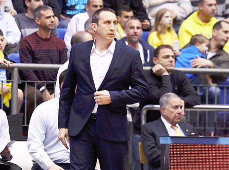 לא מתעסק בטוויטר. בלאט (אלן שיבר)