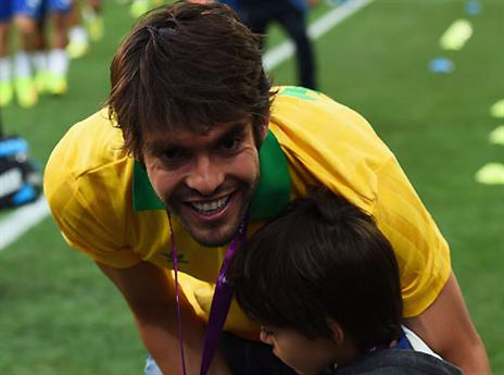 אפילו קאקה חגג על הדשא (GETTYIMAGES)