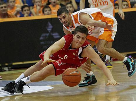 נלחם על כל כדור, אריאל