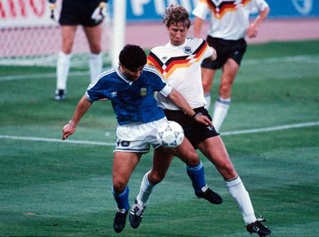 שדדו אותו ב-1990? מראדונה (gettyimages)