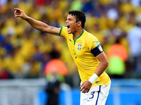 סילבה גם ספג צהוב שני מול קולומביה. גם לזה היה אפקט בתמונות הבאות