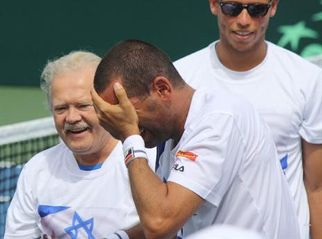 אנדי רם בוכה במשחק הפרישה (