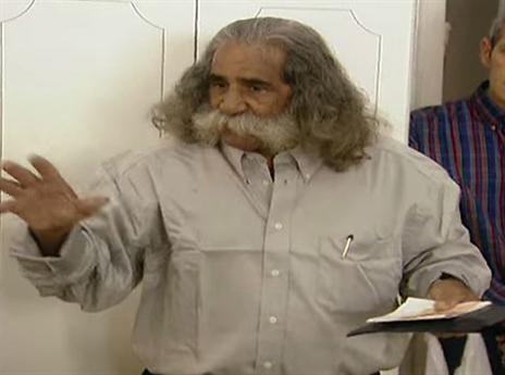 פועלים להצלת קבוצתו. צדוק חממי