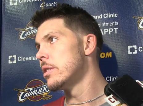 מבסוט על המאמן שלו