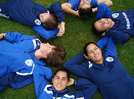 פעילות חברתיות חסרות לה