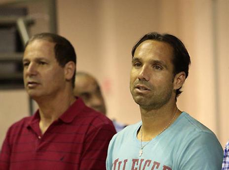 ותראו מי בא לראות את חיפה, ניר דוידוביץ' כמובן