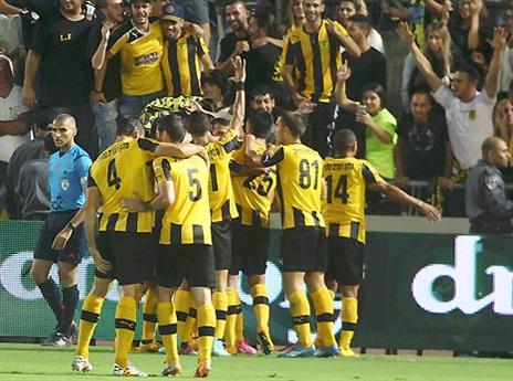 כבר במקום הרביעי. שחקני בית"ר (אלן שיבר)