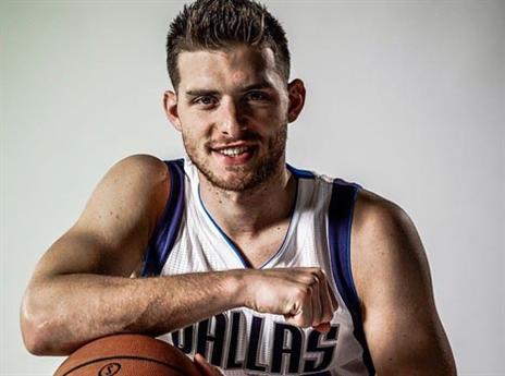 מחכה להצעות. מקל