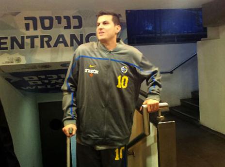 מכה קשה מאוד. פניני