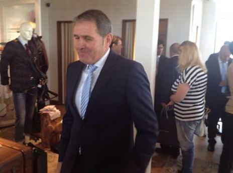 גוטמן, שם את הכל מאחוריו