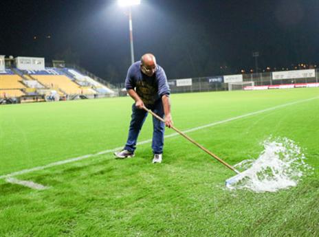זה התחיל עם גשם זלעפות והצפות במגרש