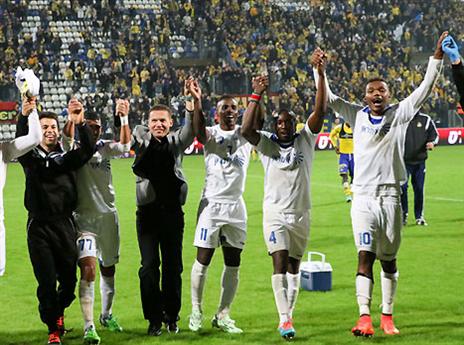 שחקנים אלמוניים ומאמן אחד שמנצח על הכל (דני מרון)