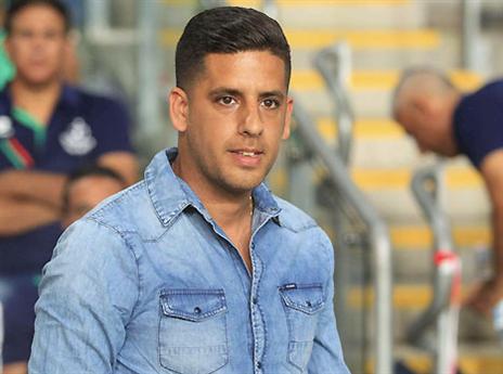 קצת אוויר לנשימה. בר און (אלן שיבר)