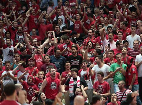 אם י-ם לא תעלה, האוהדים לא יגיעו?