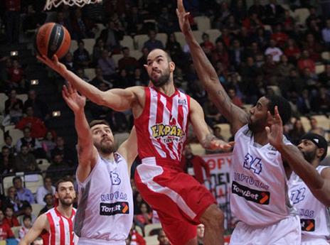 ספאנוליס בעוד יום במשרד (GETTYIMAGES)