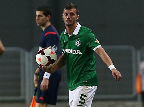 גם הוא ראה דשא. גבאי (עודד קרני)