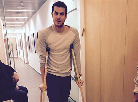 וגמרה בפציעה