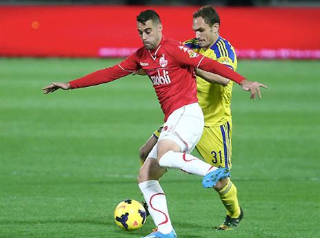 קרלוס מפיל את ארבייטמן. היה צריך לראות אדום (אלן שיבר)