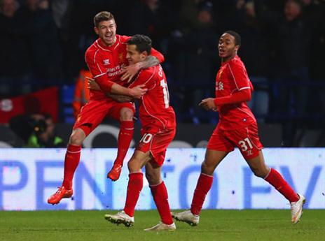 איזה גול. אלברטו מורנו חונק את קוטיניו מאהבה (GETTYIMAGES)