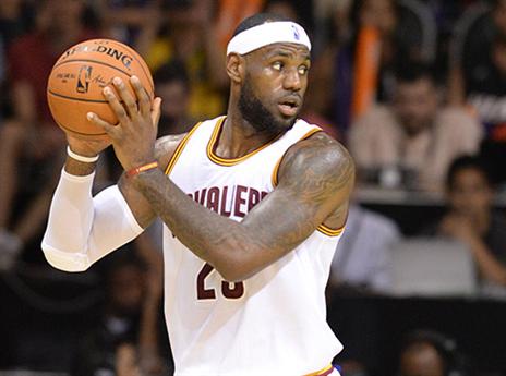 ג'יימס. מדמיינים אותו פותח על הספסל? (getty)