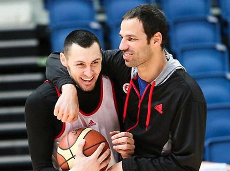 קוקיה משתעשע עם גפני (עודד קרני)