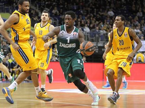 צ'רי וז'לגיריס נבלמו אצל אלבה