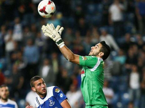 ליאני ראה פאול על ניצן (עודד קרני)