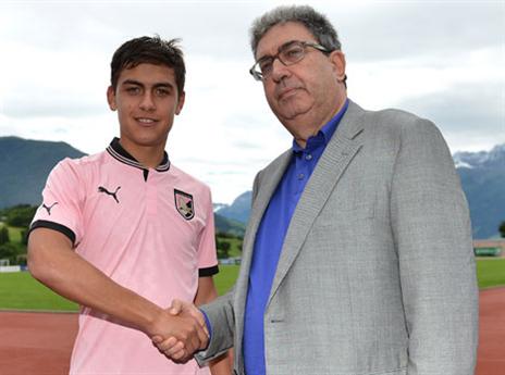 הרגע שבו הצטרף רשמית לפלארמו (getty)