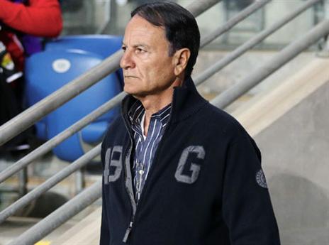 מחכה שהסיוט יסתיים. כהן (אלן שיבר)