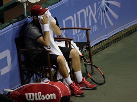לא הרגיש שהיה יכול להמשיך. סלע (צילום: ניר קידר, איגוד הטניס)