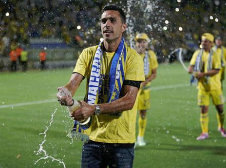 מעל כולם. ערן זהבי (אלן שיבר)