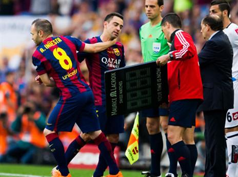 צ'אבי מוחלף בפעם האחרונה בליגה (gettyimages)