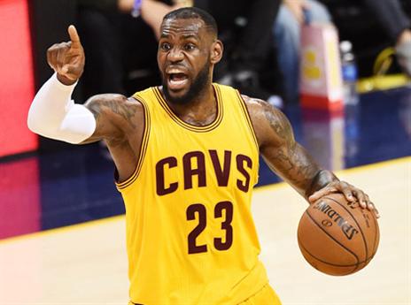 לברון. הקאבס שולטים בסדרה (getty)