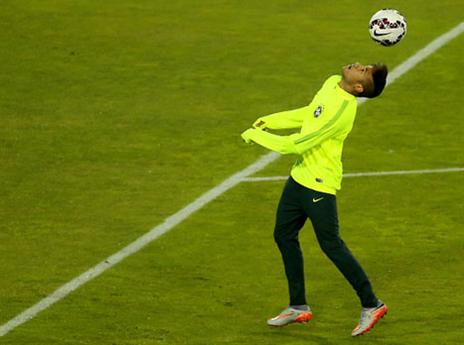 וניימאר עבד על הקשר עם הכדור (gettyimages)