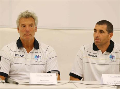 קרלן עם מאמן הנבחרת האולימפית, שחר הבר (אלן שיבר)