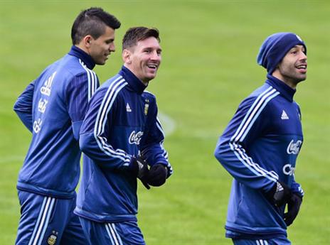 מסי והחברים. מכוונים הכי גבוה שרק אפשר (AFP)