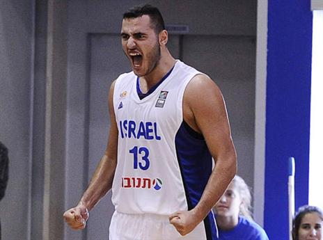 זלמנסון. חתם לשלוש שנים (אתר פיב"א)