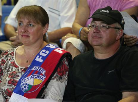 יחזרו שמחים לצ'כיה. אוהדי פלזן בבלומפילד (אלן שיבר)