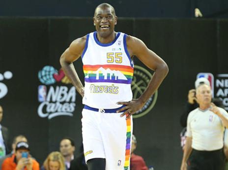 מוטומבו נהנה מכל רגע (GETTY)