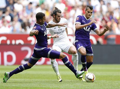 בייל, השאיר מאחור את ווקר ולאמלה (gettyimages)