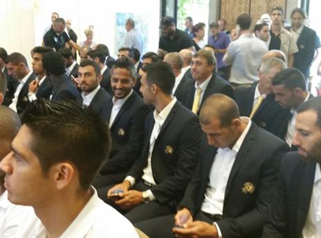 מחכים לנשיא