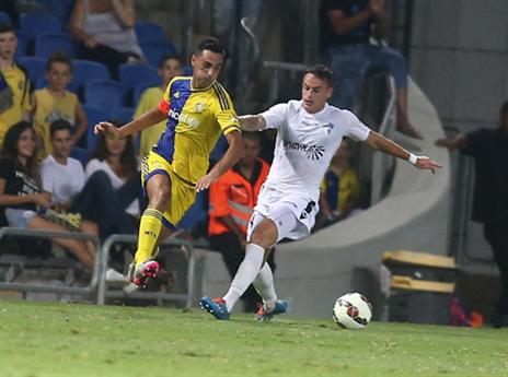 לא בטוח שהיה שווה כרטיס אדום. זהבי נופל (אלן שיבר)