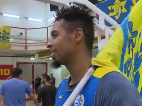 לנדסברג דאג להתחמש בדגל