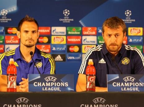 יוקאנוביץ' עם גרסיה. "מרוצה מעצמי ומהשחקנים" (האתר הרשמי מכבי ת"א)