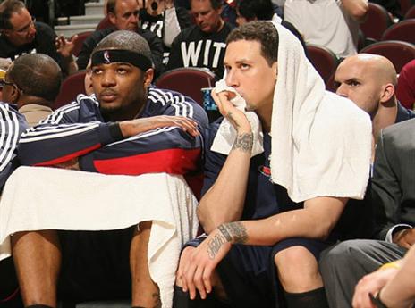 מייק ביבי, הציפורניים בסכנה (gettyimages)