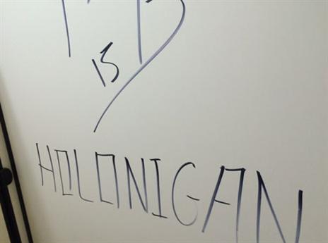 אוהדי חולון השחיתו גם את השרותים