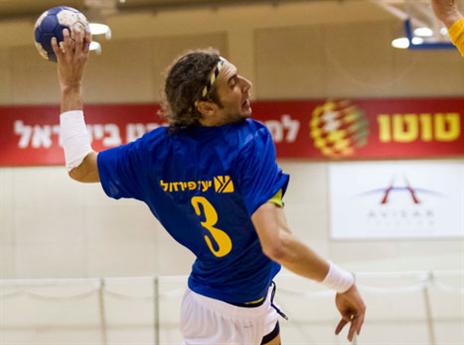 7 מ-7. נאמן (צילום: איגוד הכדוריד)